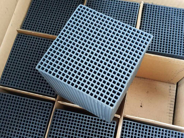 �x�����̿�������������ďU��Ч����