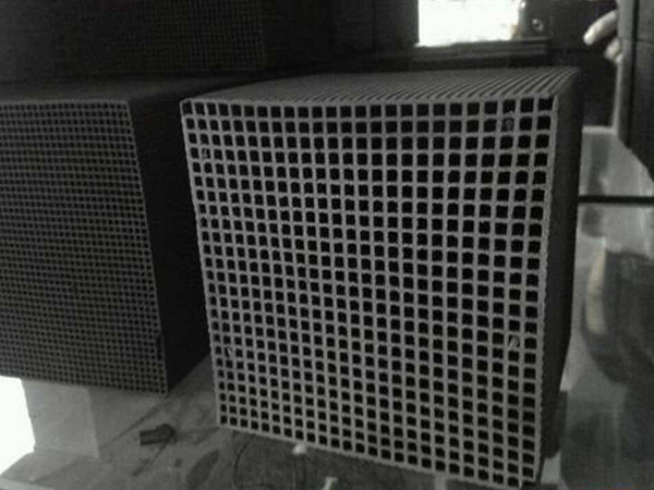 ����̿�������򻯚���һ����̼�ďU��